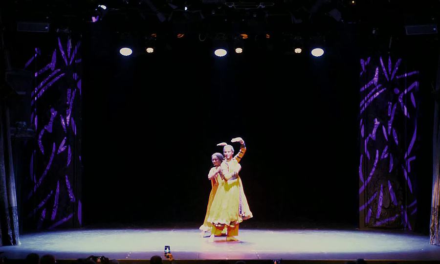 Pranali and Swapnil performing at Bollywood Fiesta Prague.