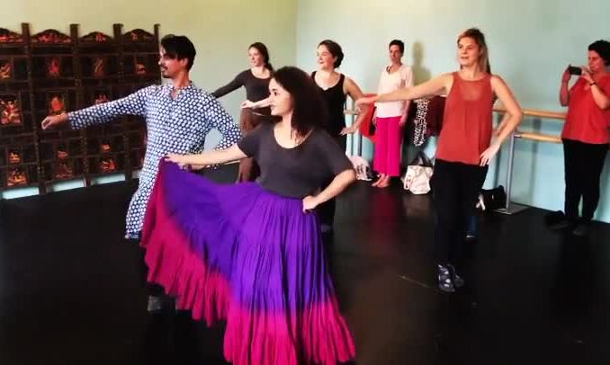 Pranali teaching Bollywood dance at Shoonya Dance Centre in Ghent.